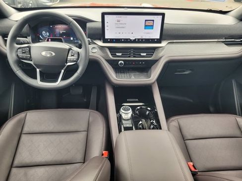 Used 2025 Ford Explorer Platinum AWD/4WD image 14