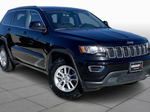 Used 2018 Jeep Grand Cherokee Laredo image 2