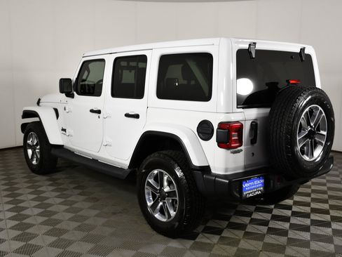 Used 2020 Jeep Wrangler Unlimited Sahara AWD/4WD image 8