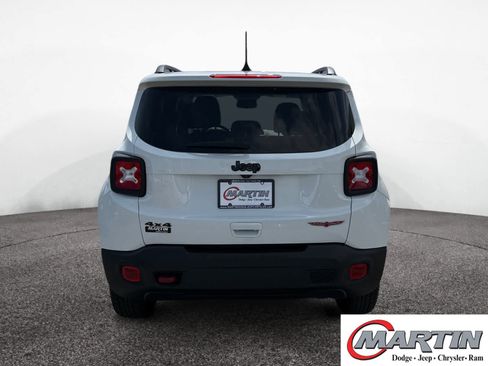Used 2023 Jeep Renegade Trailhawk AWD/4WD image 6