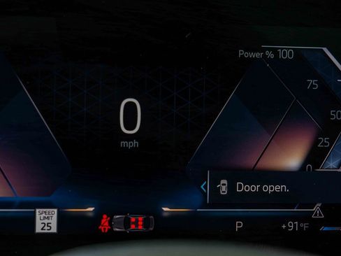 Used 2025 BMW X2 xDrive28i w/ Convenience Package image 8