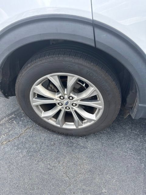 Used 2021 Ford Explorer Limited w/ Equipment Group 301A RWD image 5