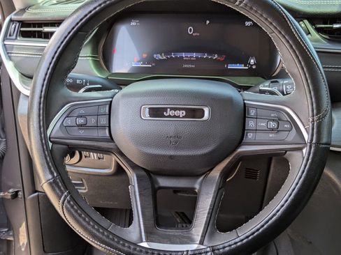 Used 2024 Jeep Grand Cherokee L Limited AWD/4WD image 17