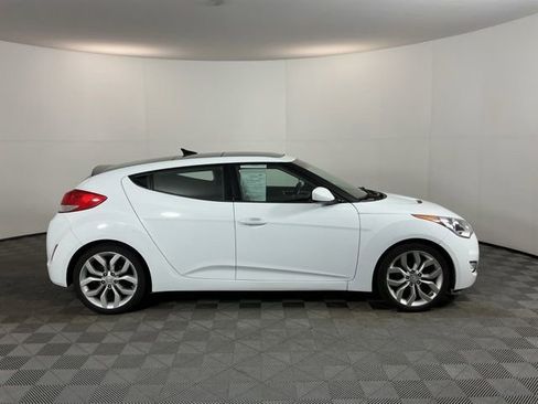 Used 2015 Hyundai Veloster w/ Option Group 02 FWD image 4
