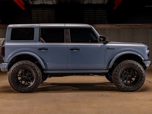 Used 2025 Ford Bronco Badlands image 11