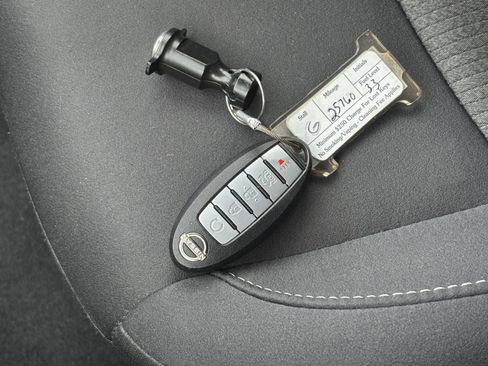 Used 2025 Nissan Altima 2.5 SV FWD image 16