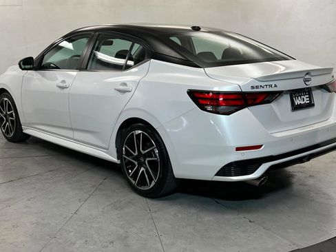 Used 2025 Nissan Sentra SR w/ SR Premium Package image 3