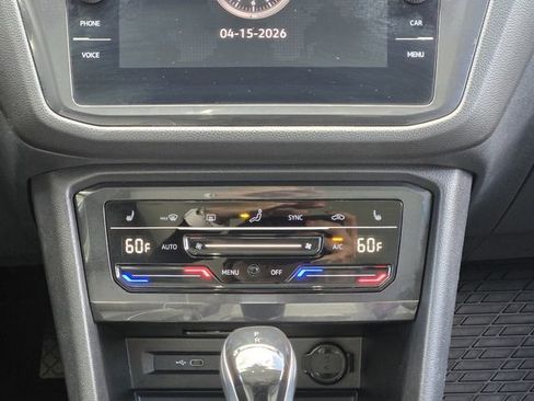 Certified 2024 Volkswagen Tiguan SE w/ Panoramic Sunroof Package FWD image 18