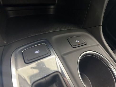 Used 2023 Chevrolet Equinox LT AWD/4WD image 19