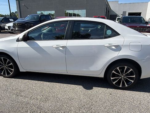 Used 2017 Toyota Corolla SE FWD image 11
