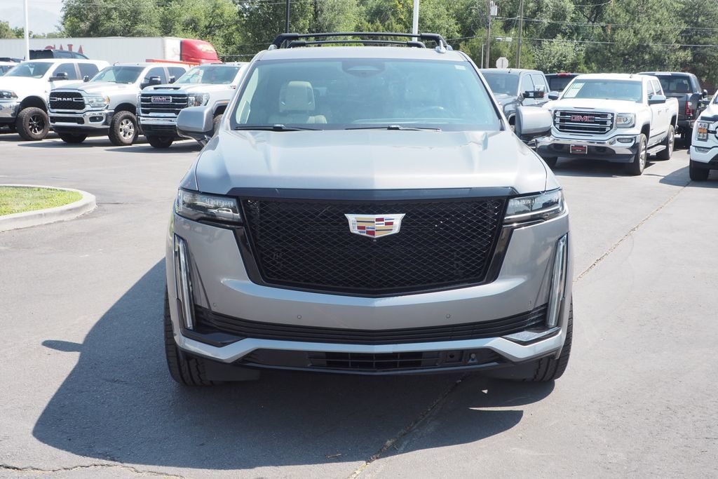 Used 2021 Cadillac Escalade ESV Sport Platinum w/ Heavy-Duty Trailer Package AWD/4WD image 2