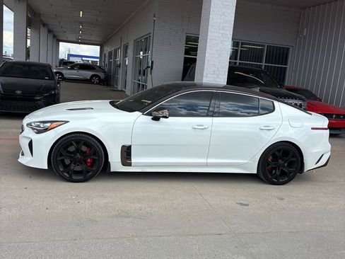 Used 2020 Kia Stinger GT1 RWD image 4