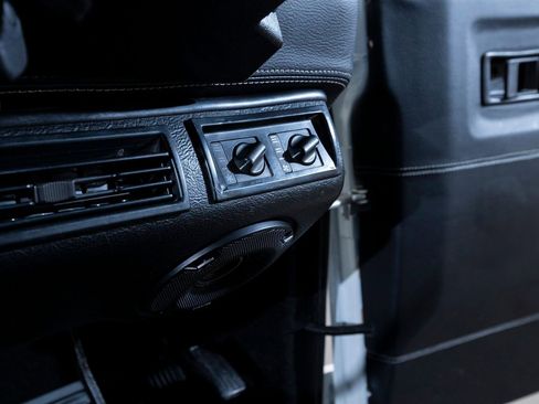 Used 1993 Porsche 968 Coupe image 26