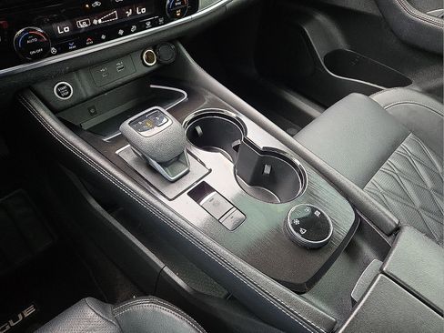 Used 2022 Nissan Rogue Platinum w/ Head-Up Display Package image 25