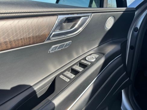 Used 2024 Genesis GV80 2.5T image 3