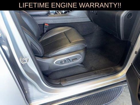 Certified 2024 Jeep Wagoneer L Series II w/ Flexible Seating Group image 37