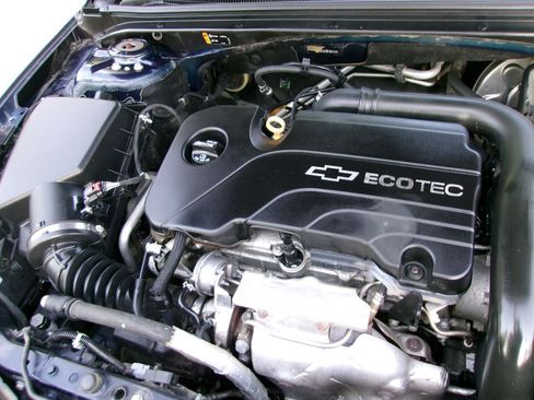 Used 2016 Chevrolet Malibu LT image 14