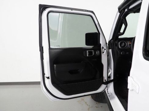 Used 2023 Jeep Wrangler Willys image 39