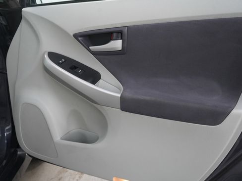 Used 2010 Toyota Prius Two image 9