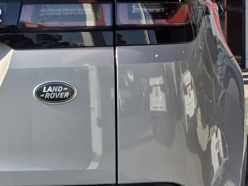 Used 2021 Land Rover Range Rover Evoque SE image 9