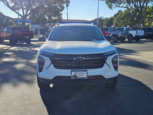 New 2026 Chevrolet Trax LT w/ Driver Confidence Package FWD image 2