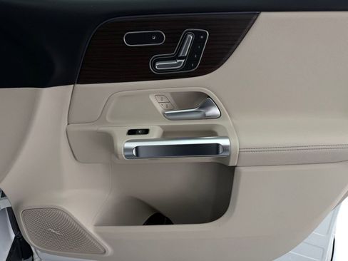 New 2026 Mercedes-Benz GLB 250 image 22