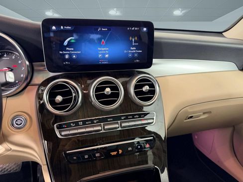 Used 2021 Mercedes-Benz GLC 300 4MATIC image 25