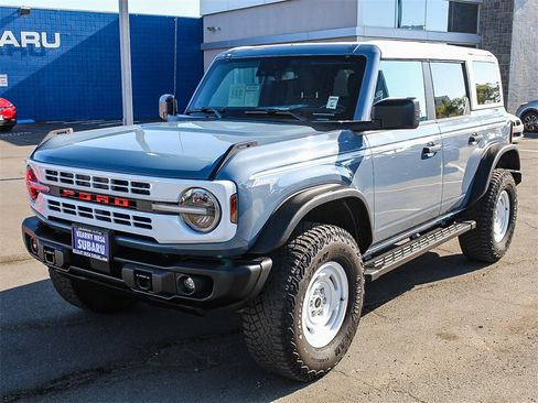Used 2023 Ford Bronco Heritage Edition image 3