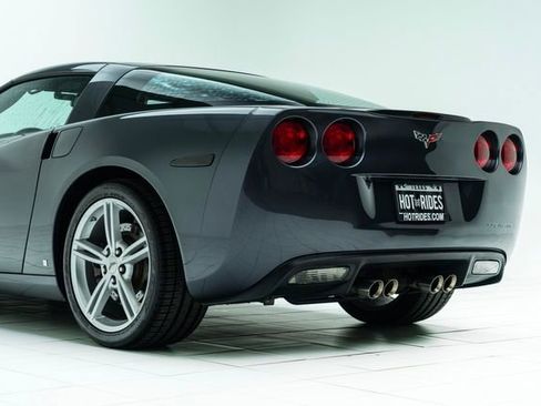 Used 2009 Chevrolet Corvette Coupe w/ Z51 Performance Package image 19