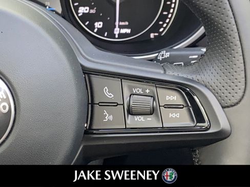 New 2023 Alfa Romeo Stelvio Ti image 17