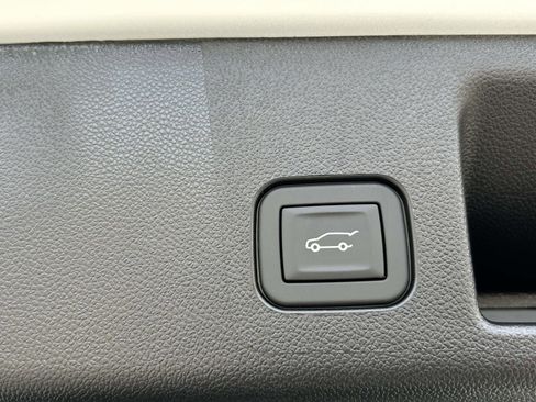 New 2026 Chevrolet Equinox EV LT AWD/4WD image 16