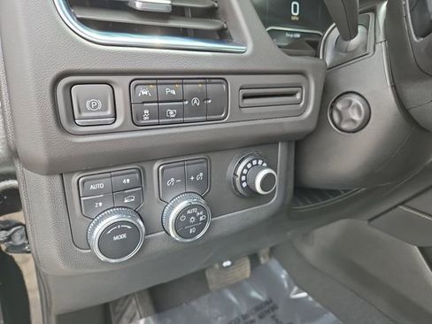 Used 2023 GMC Yukon SLT w/ SLT Premium Package AWD/4WD image 18