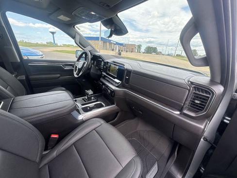 Used 2024 Chevrolet Silverado 1500 LTZ w/ LTZ Premium Package AWD/4WD image 25