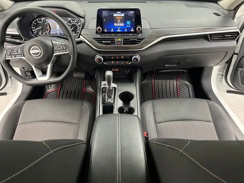 Used 2025 Nissan Altima 2.5 SV image 33