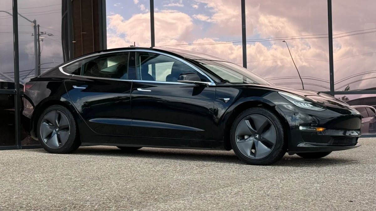 Used 2019 Tesla Model 3 Standard Range Plus RWD image 16