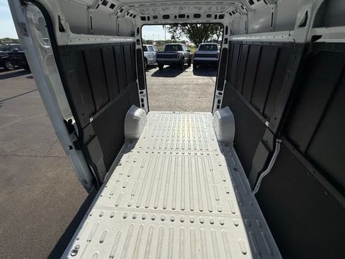 Used 2026 RAM ProMaster 2500 w/ Convenience Group FWD image 42