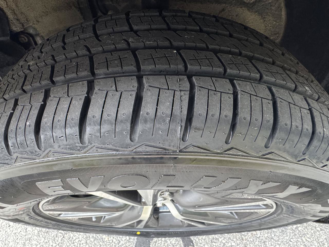 Used 2019 Toyota Highlander LE AWD/4WD image 22