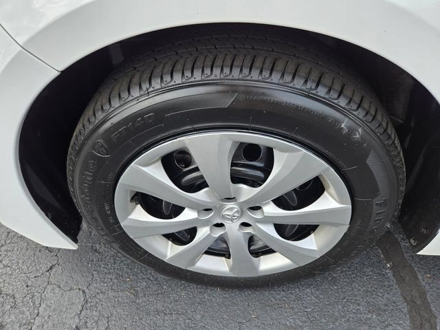 Used 2025 Toyota Corolla LE FWD image 23