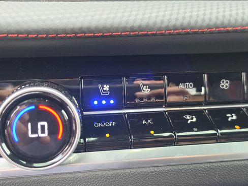 Used 2025 Chevrolet Equinox RS w/ Safety and Technology Package image 27