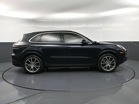 Certified 2023 Porsche Cayenne AWD/4WD image 9