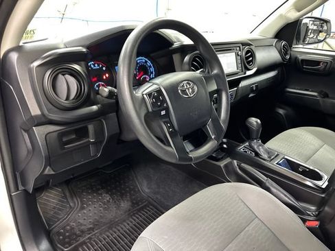 Used 2016 Toyota Tacoma SR AWD/4WD image 17