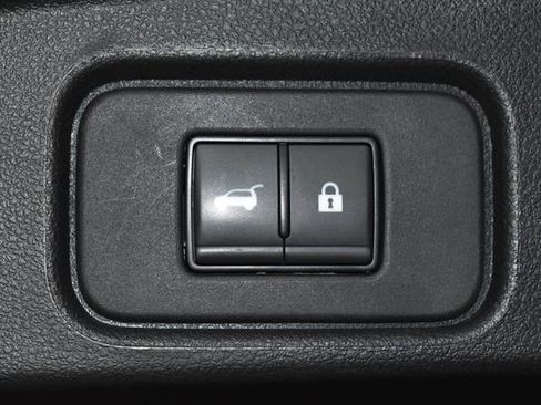 Used 2025 Nissan Pathfinder SL image 37