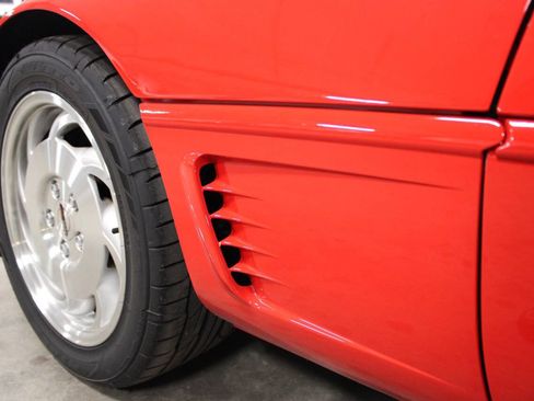 Used 1996 Chevrolet Corvette Base 2dr Hatchback image 11