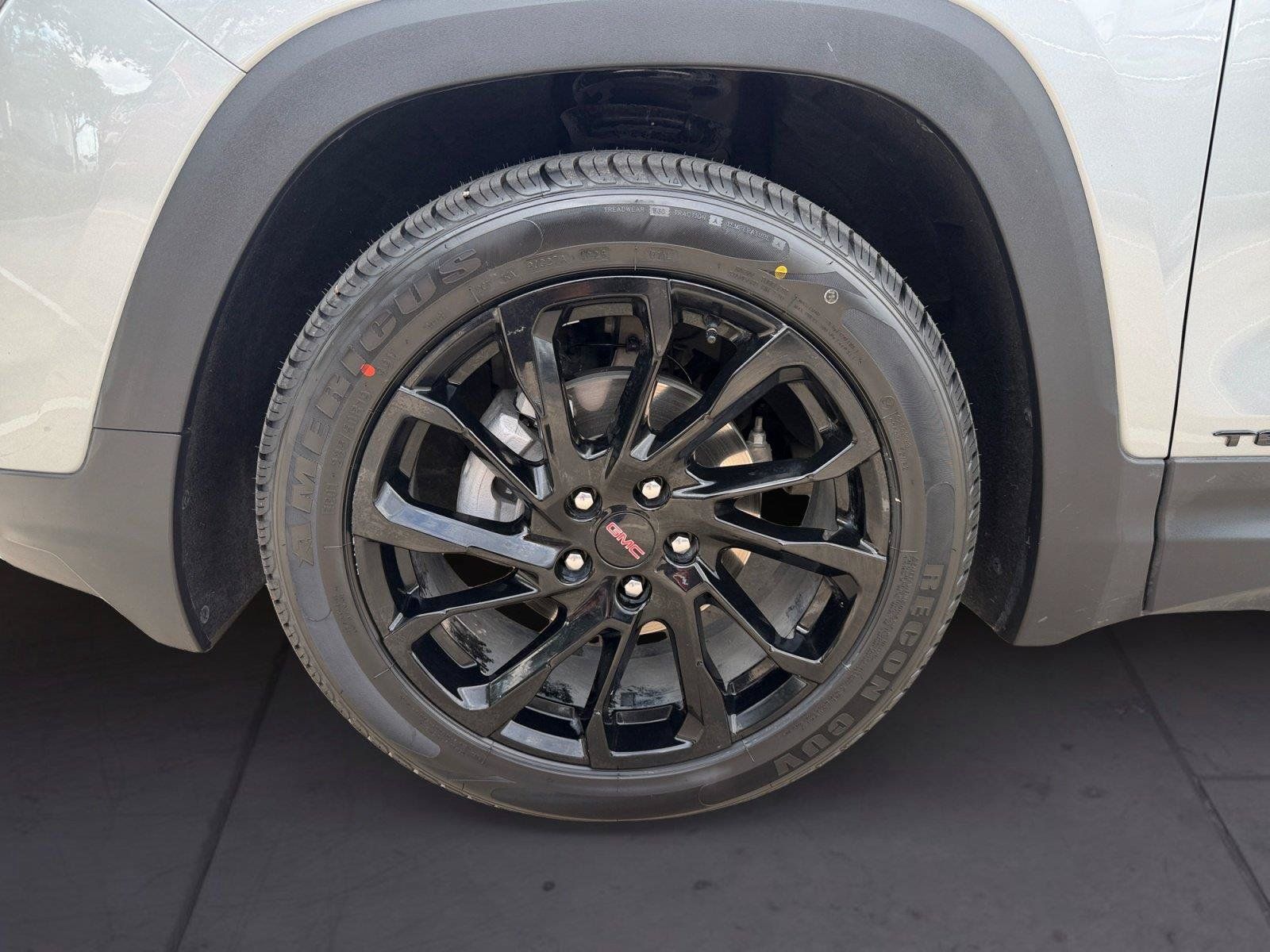 Used 2024 GMC Terrain SLE w/ Driver Convenience Package FWD image 14