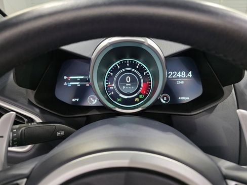 Used 2021 Aston Martin V8 Vantage Roadster image 6