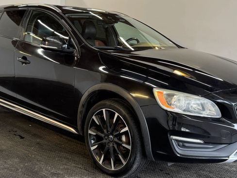 Used 2017 Volvo V60 T5 Cross Country w/ Convenience Package AWD/4WD image 2