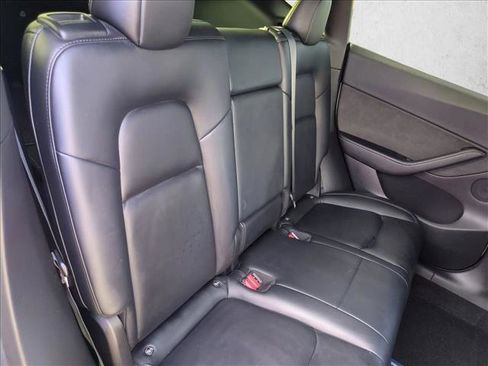 Used 2021 Tesla Model Y Long Range image 20