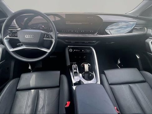 Used 2025 Audi Q5 2.0T w/ Premium Plus AWD/4WD image 15