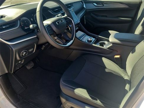 New 2025 Jeep Grand Cherokee L Laredo w/ Luxury Tech Group I image 13