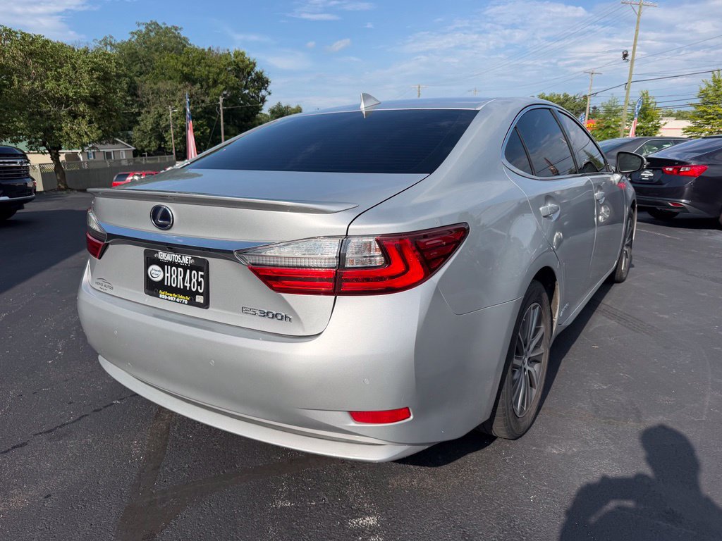 Used 2017 Lexus ES 300h w/ Navigation System Package FWD image 5